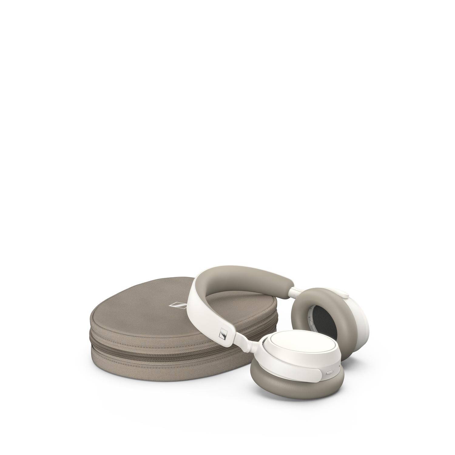 Casque blanc et gris et étui assorti, sur une surface blanche, configuration minimaliste.