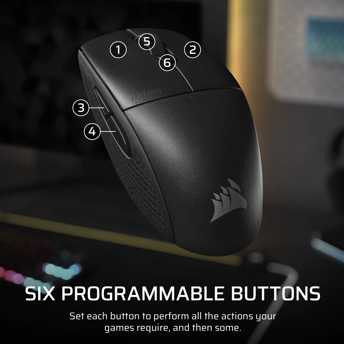 Fekete számítógépes egér hat programozható gombbal és Corsair logóval, sötét felületen.