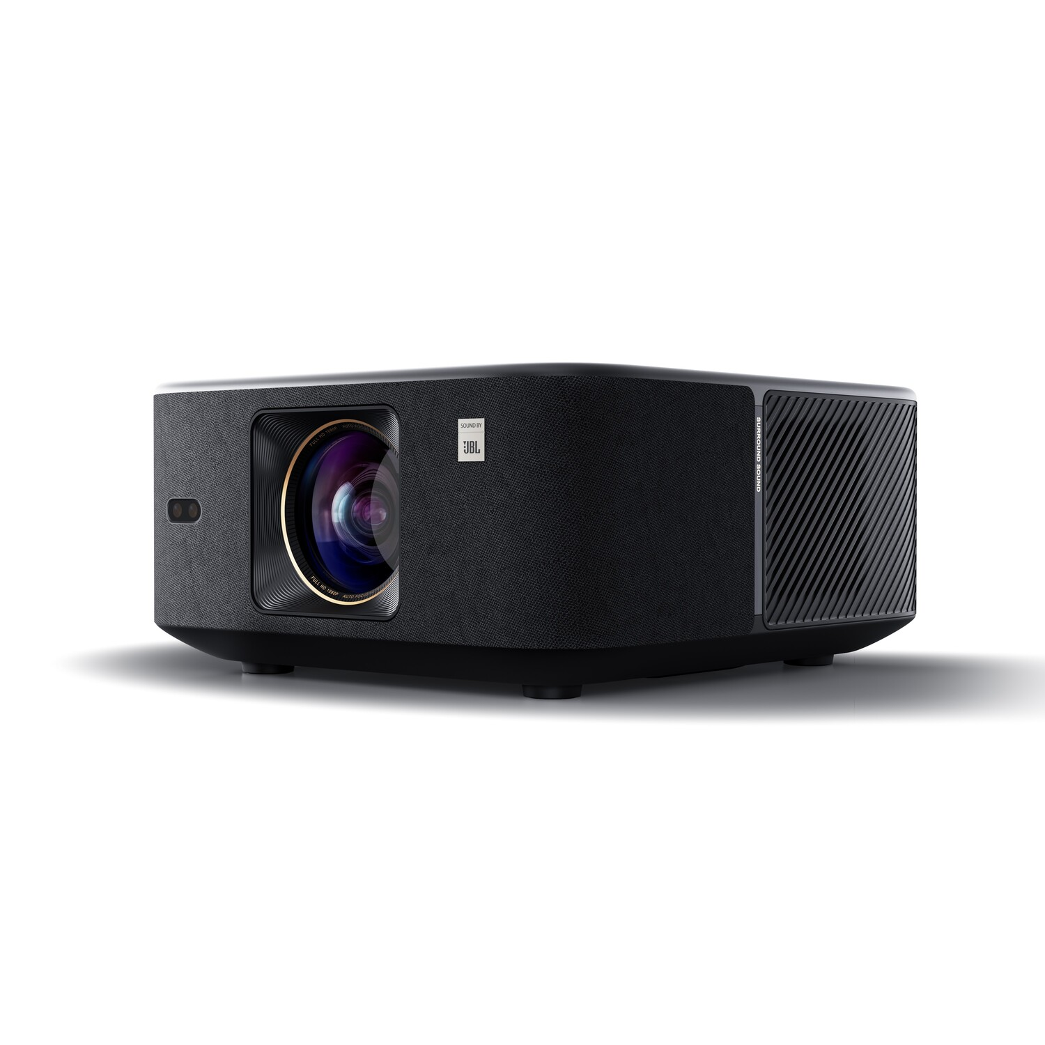 Un projecteur noir avec une lentille sur fond blanc. Le projecteur porte le logo JBL.