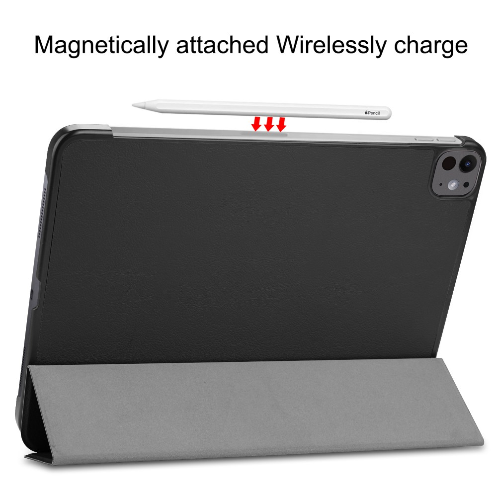 Egy iPad Pro mágnesesen rögzített ceruzával, billentyűzet tokkal.