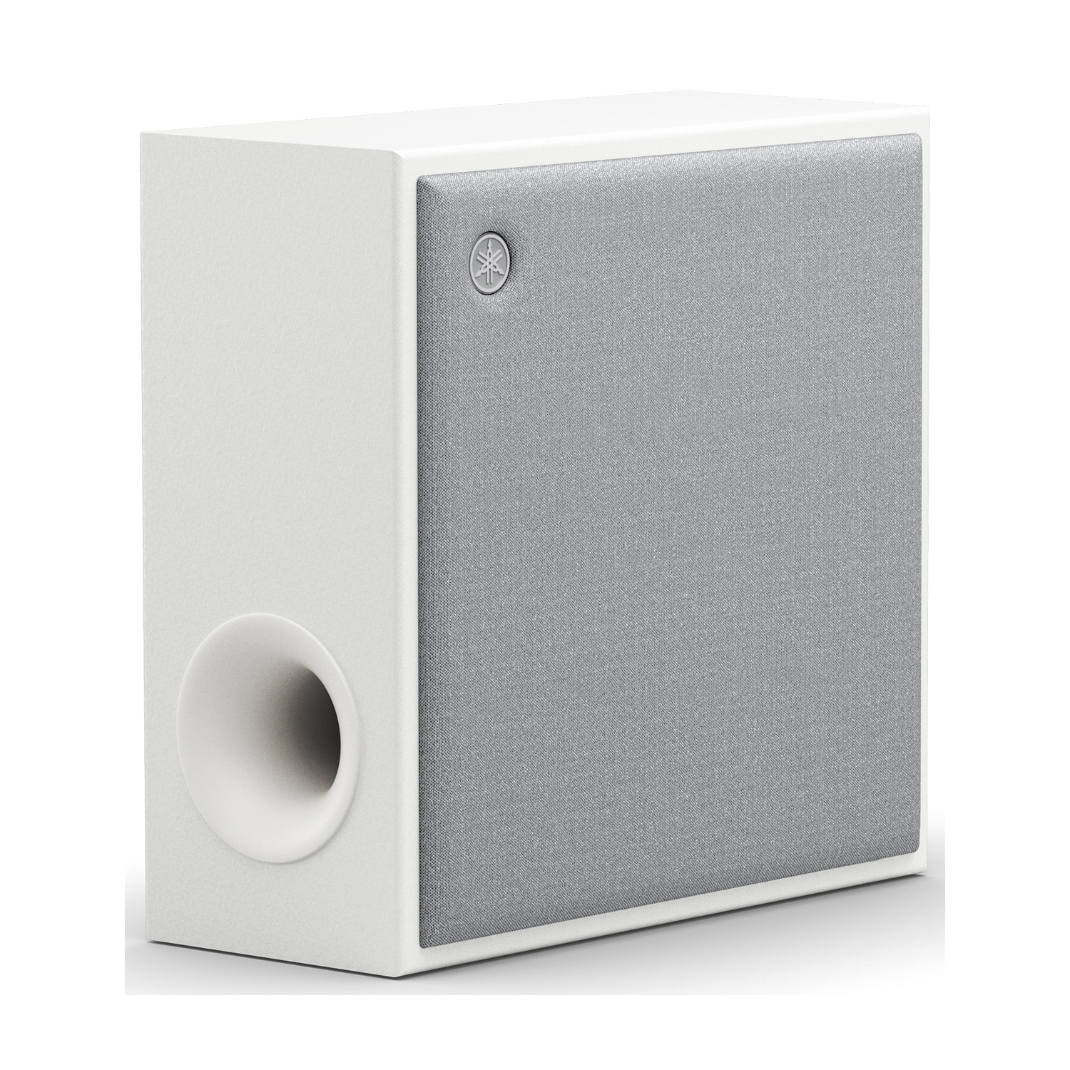 Un subwoofer Yamaha bianco con pannello frontale in tessuto grigio, una porta laterale.