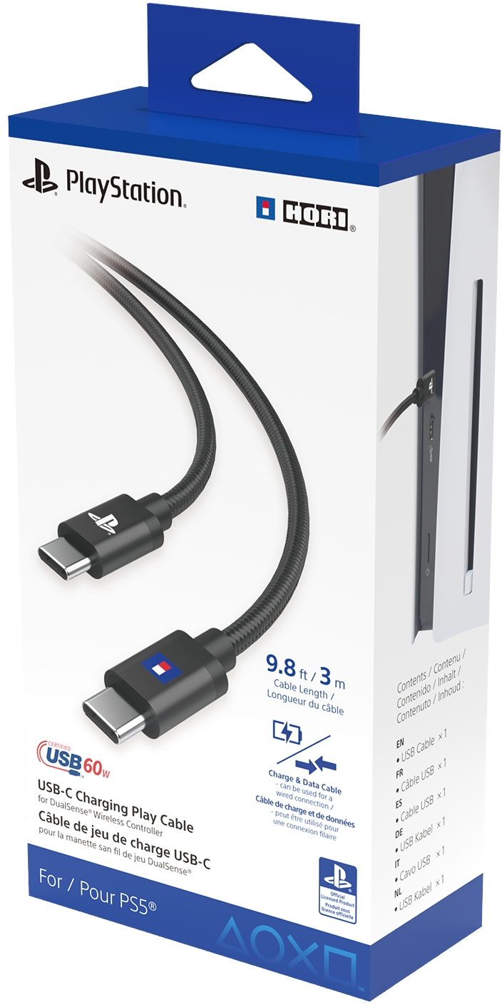 Câble de charge USB-C PlayStation dans l'emballage. Câble noir avec logo PlayStation.