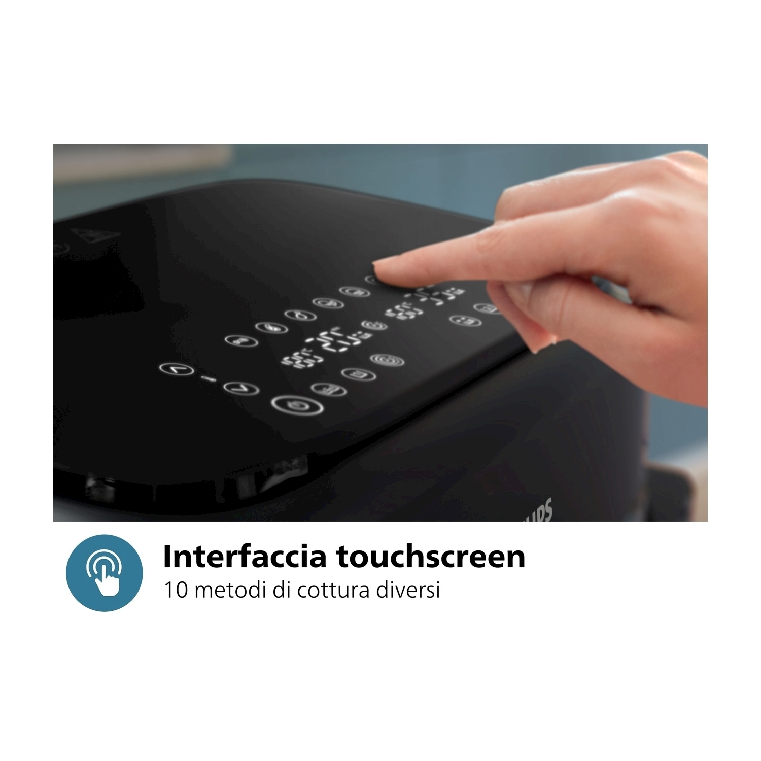 Mano tocca touchscreen di friggitrice ad aria nera, con metodi di cottura.