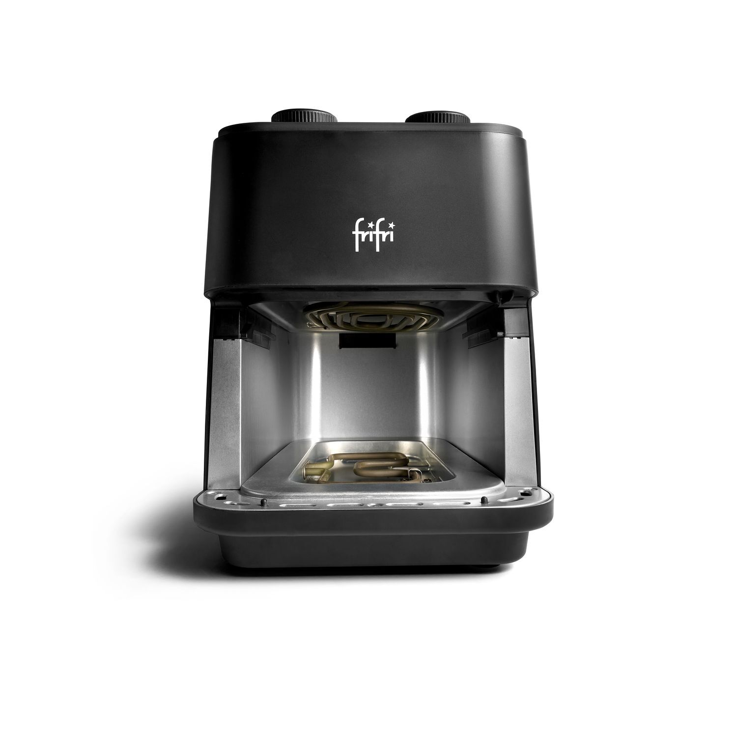 Zwarte airfryer met een zilveren interieur. Het heeft een zwarte bovenkant met bedieningselementen. Witte achtergrond.