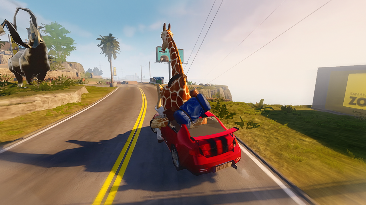 Une girafe et une personne dans une voiture rouge sur une route. Une statue de rhinocéros à gauche.