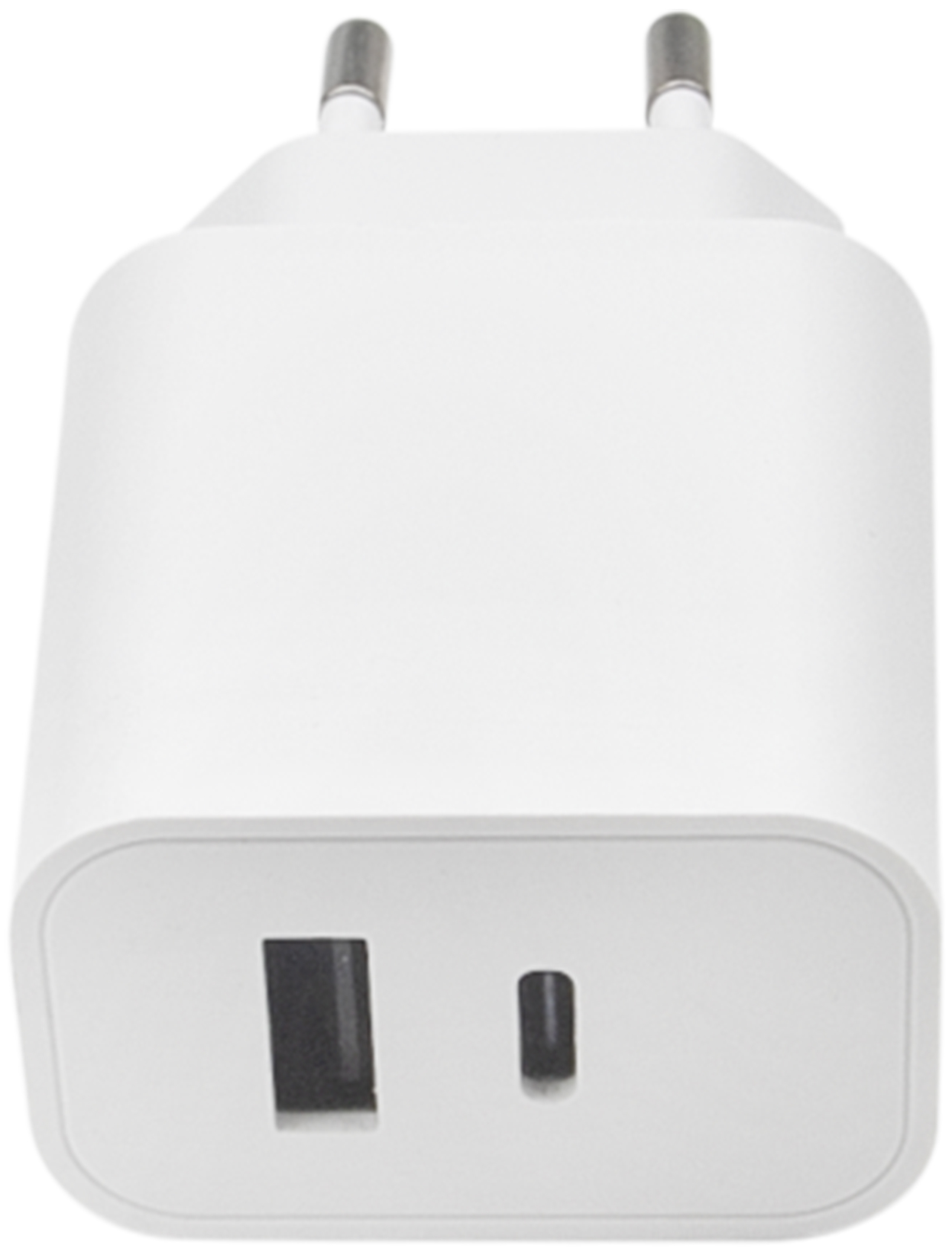 Fehér USB töltő két csatlakozóval és egy USB-C porttal.