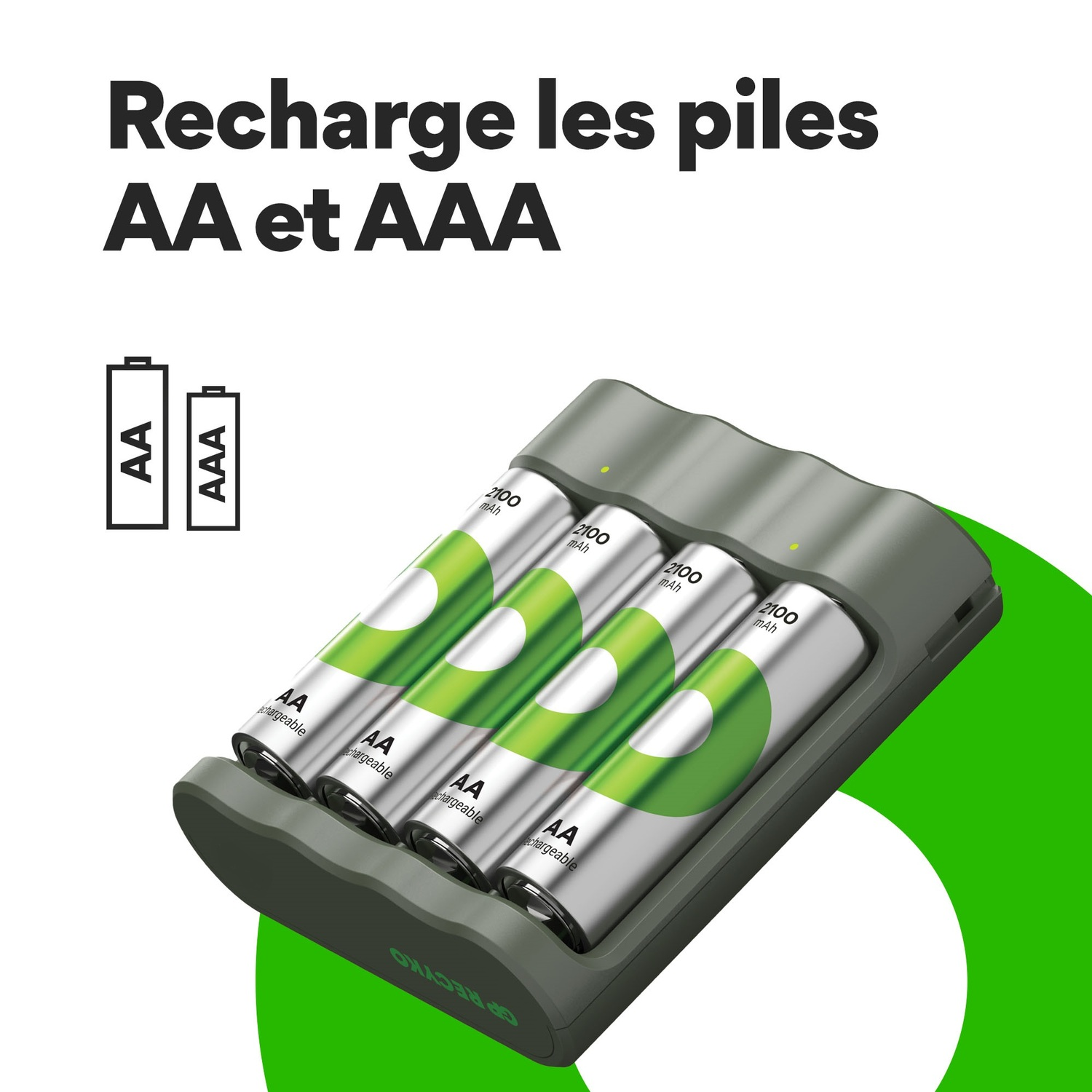 Chargeur de batterie avec quatre piles AA et deux piles AAA sur le côté.