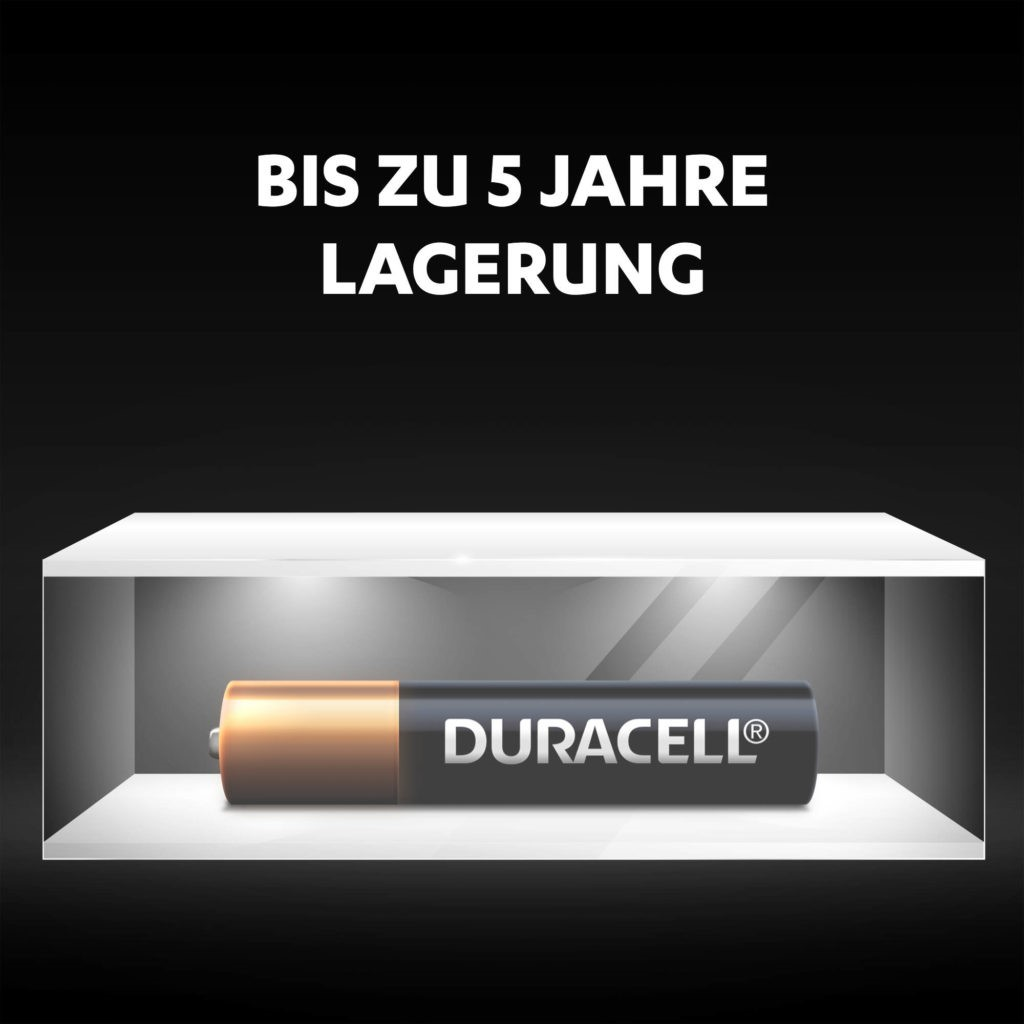 Duracell-Batterie in einer Anzeige. Text: 'BIS ZU 5 JAHRE LAGERUNG'.
