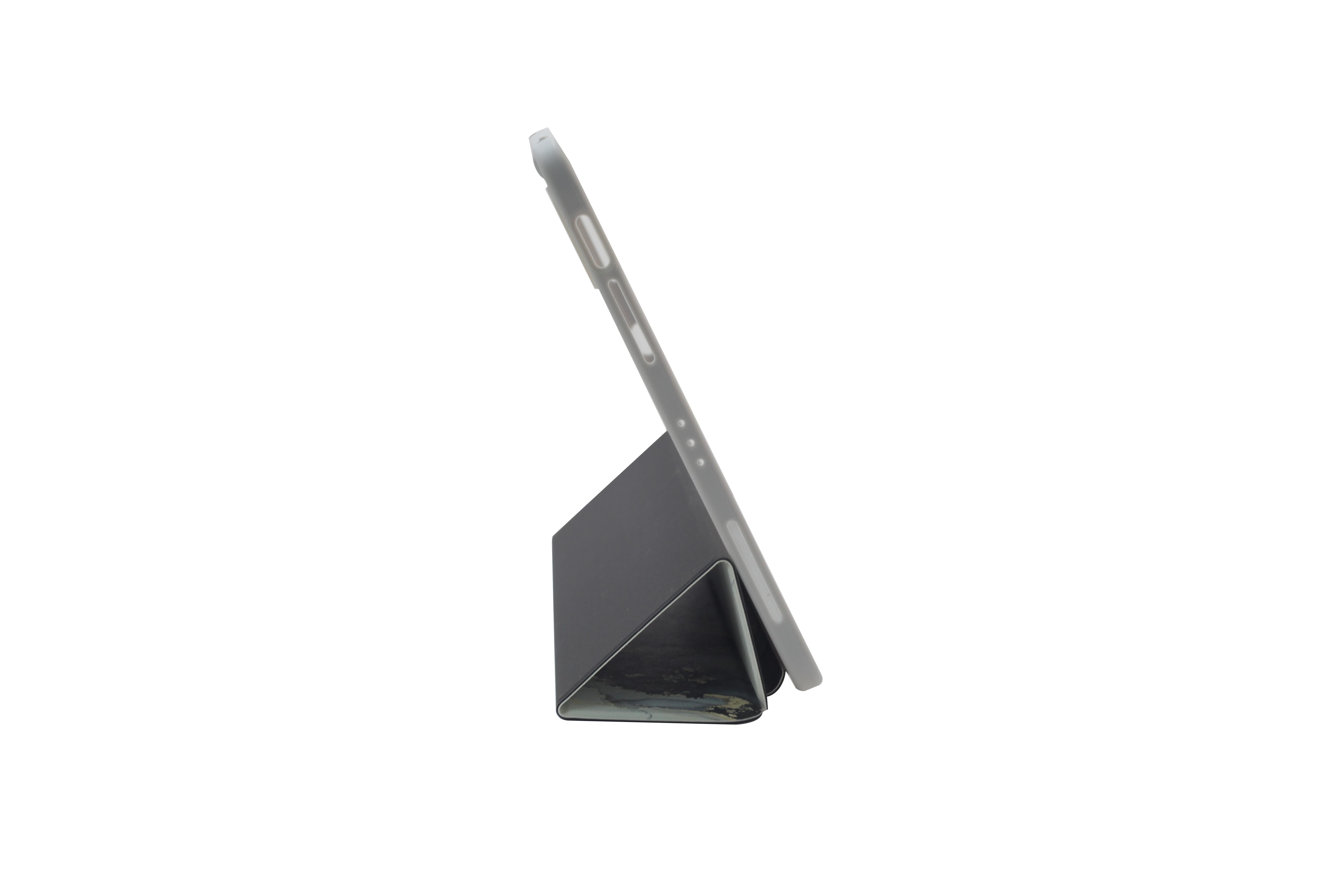Ein Tablet in einem Ständer, von der Seite gesehen. Weißer Hintergrund.
