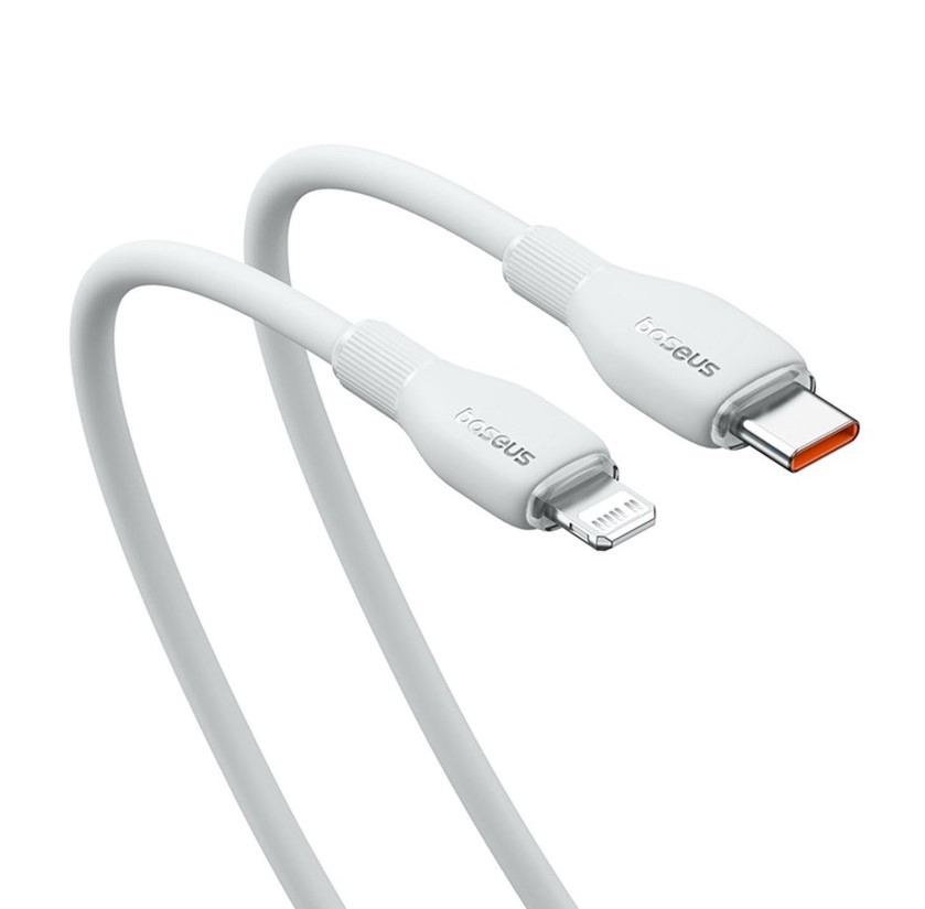 USB-C ve lightning konektörlü beyaz şarj kablosu.