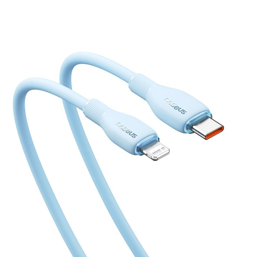 Açık mavi USB-C - Lightning kablosu. Her iki ucunda konektörler, beyaz zemin.
