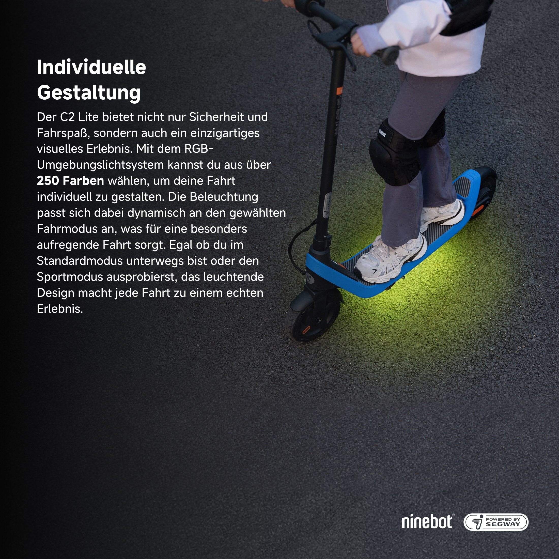 Person auf blauem Elektroroller, schwarzer Griff. Der Roller hat gelb leuchtende Lichter.