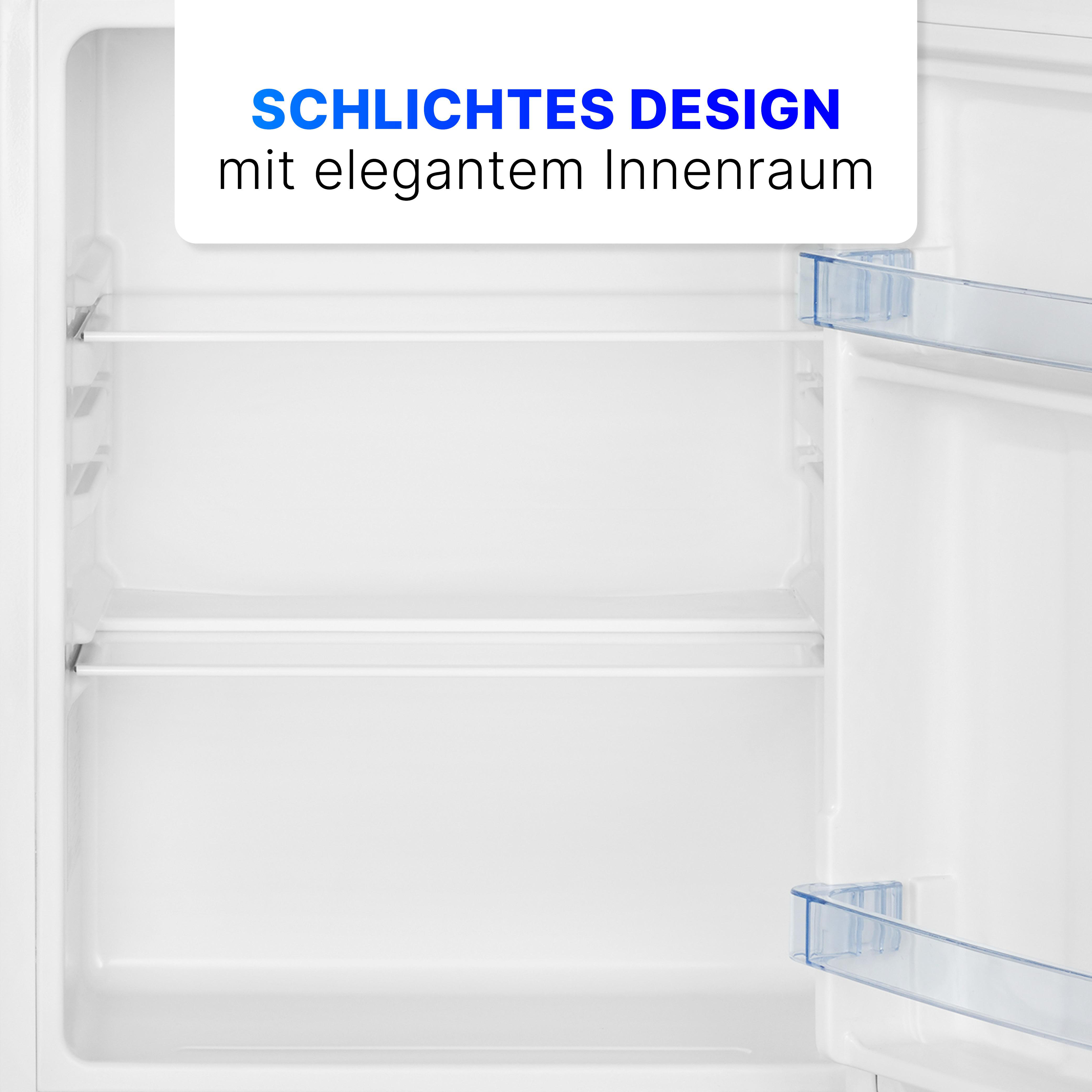 Ein offener weißer Kühlschrank mit Regalen. Ein Schild oben lautet "SCHLICHTES DESIGN mit elegantem Innenraum".