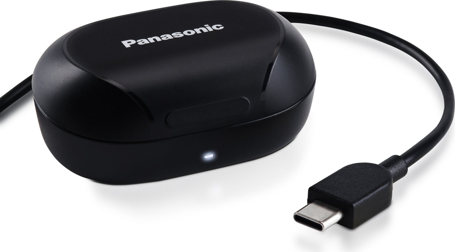 Fekete töltőtok fülhallgatókhoz USB-C kábellel. A tok zárva. Egy lámpa világít.