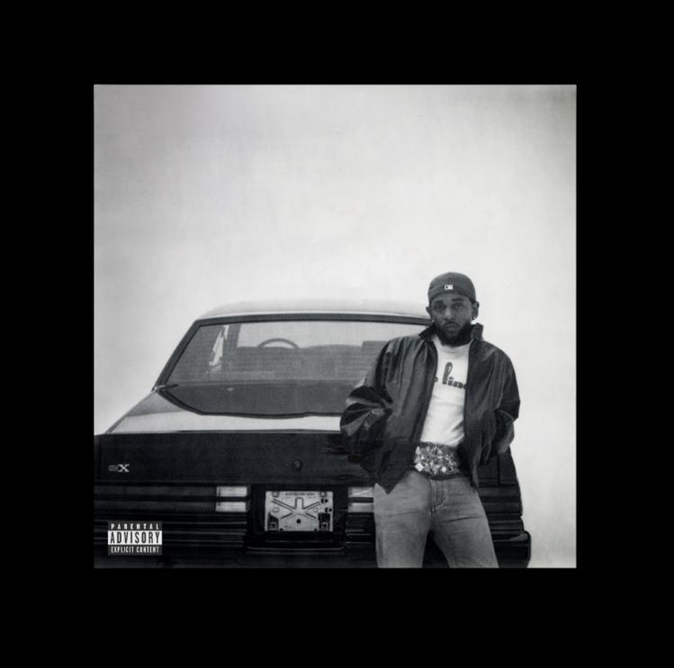 Pochette d'album en noir et blanc avec un homme en casquette et veste en cuir appuyé sur une voiture.
