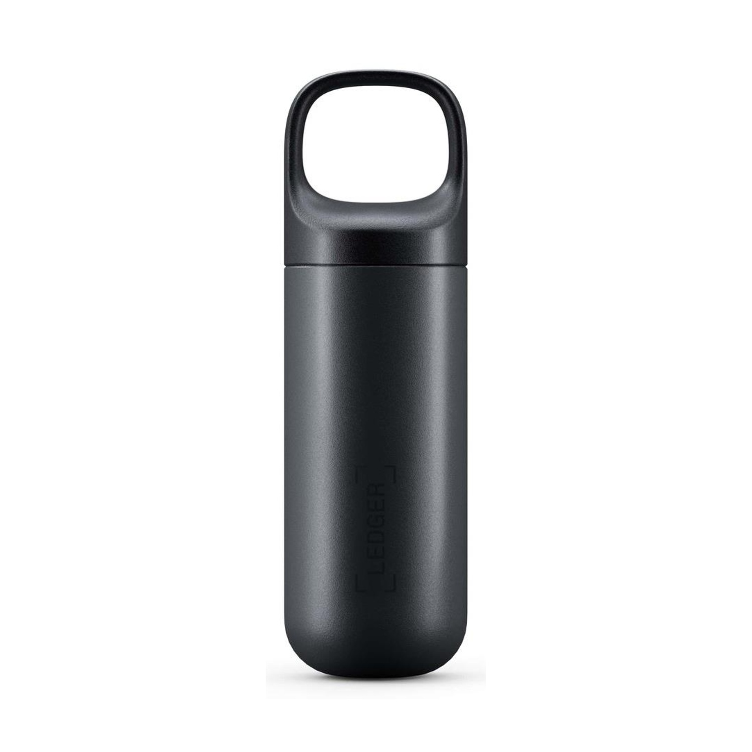 Portafoglio hardware Ledger nero con un anello, design semplice.