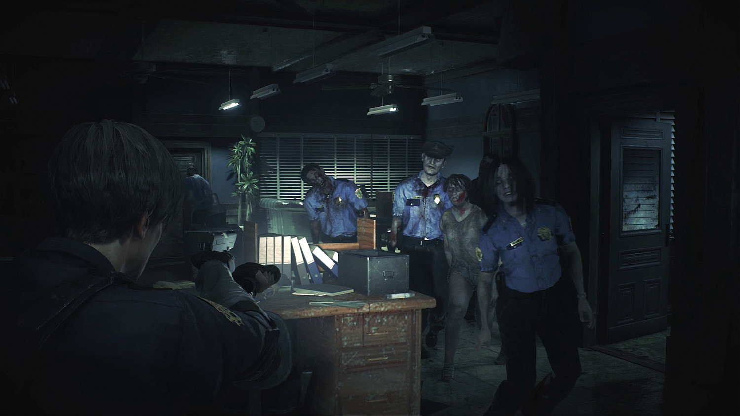 Une scène d'un jeu vidéo avec des zombies dans un poste de police.