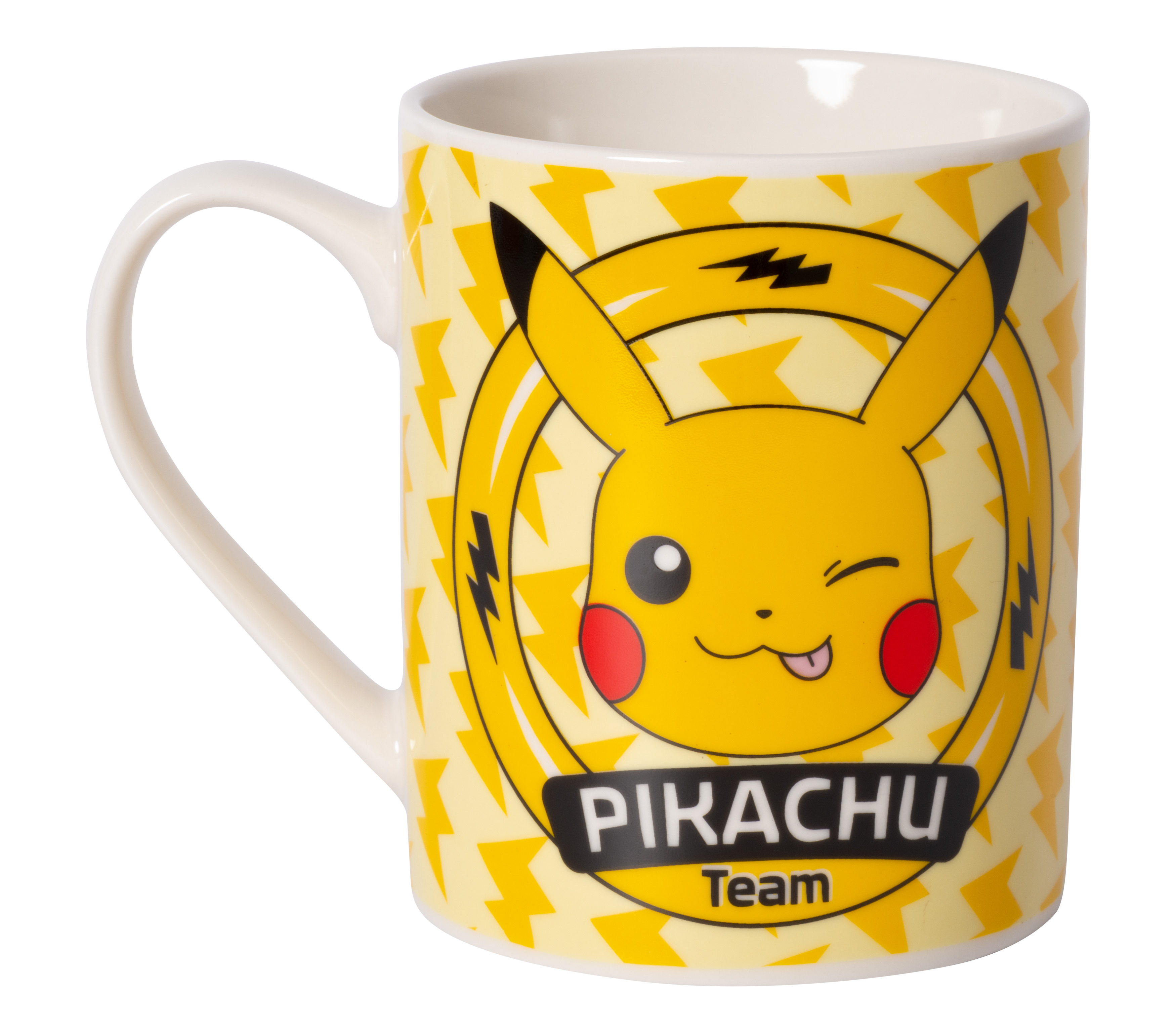 Eine weiße Tasse mit Pikachu-Design. Mit gelbem Hintergrund, Pikachu und dem Wort 'PIKACHU'.