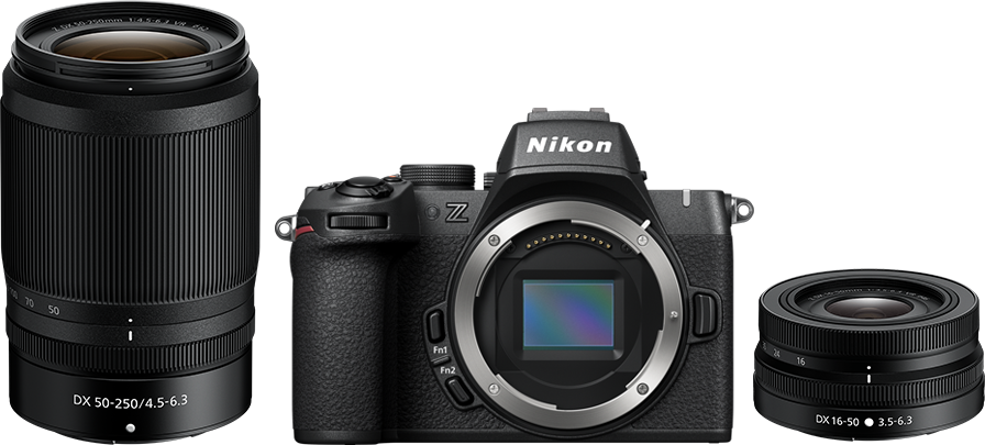 Eine Nikon Kamera mit zwei Objektiven.