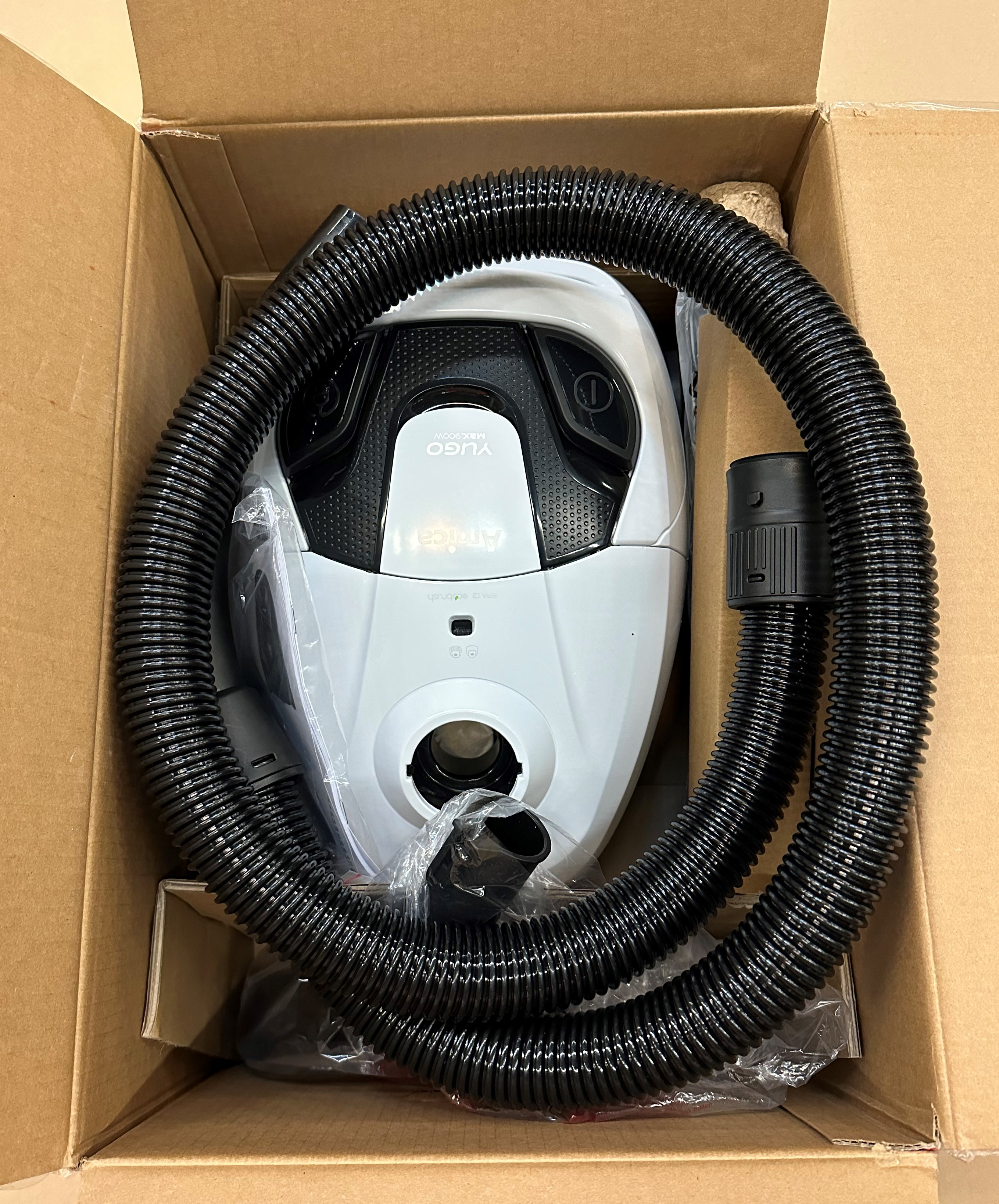 OUTLET - Odkurzacz workowy AMICA Yugo VM 1046