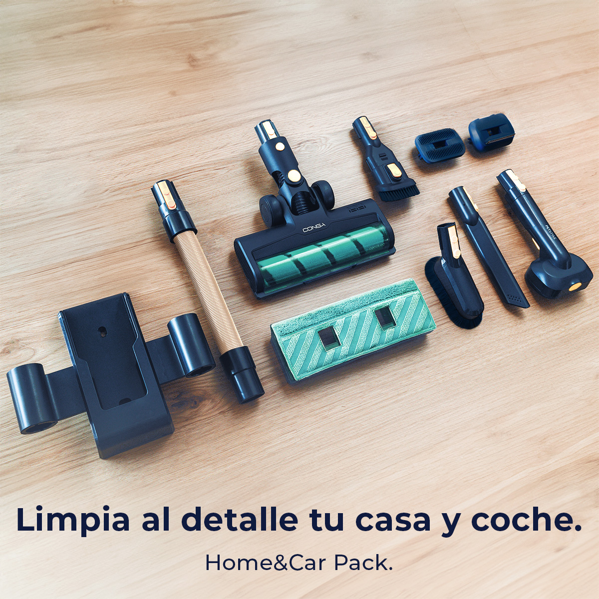 Diversas herramientas de limpieza sobre una superficie de madera. El texto en la parte inferior dice: Limpia tu casa y tu coche.