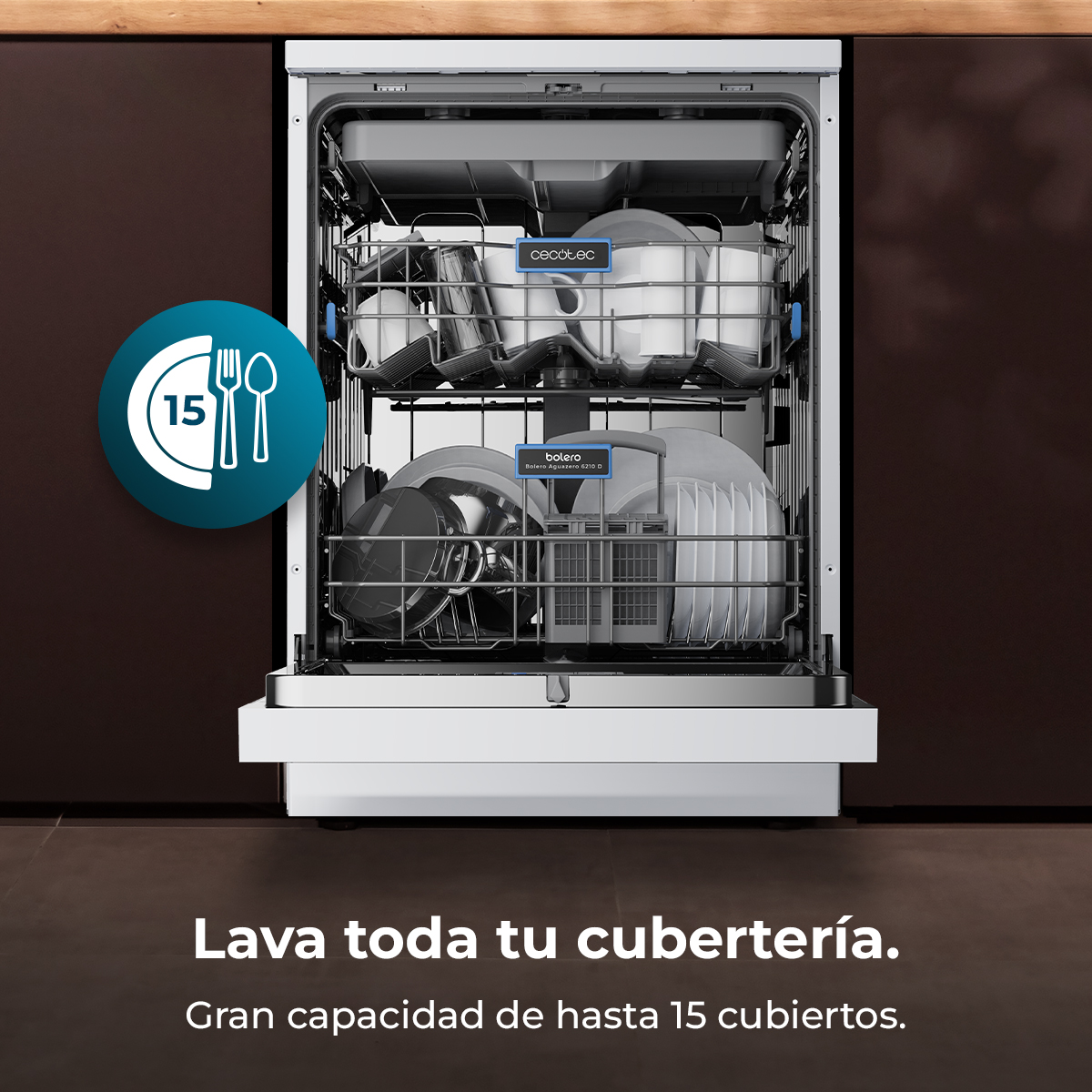 Lavavajillas con puerta abierta, lleno de platos. Texto en español dice 'Lava toda tu cubertería'.