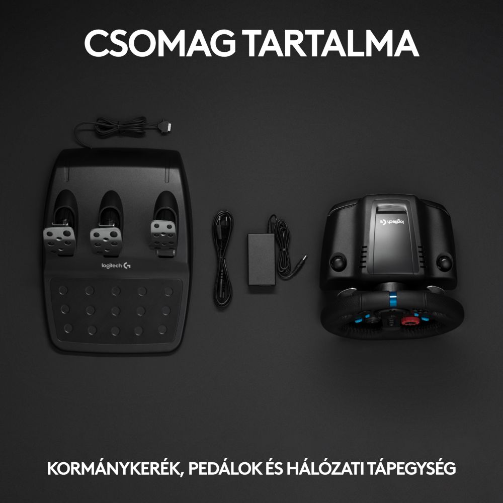 Egy Logitech kormánykerék-készlet tartalma: kormány, pedálok és tápegység.