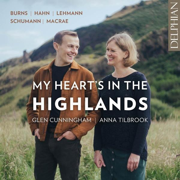 Albumcover mit zwei Personen. Textüberlagerung 'MY HEART'S IN THE HIGHLANDS'.