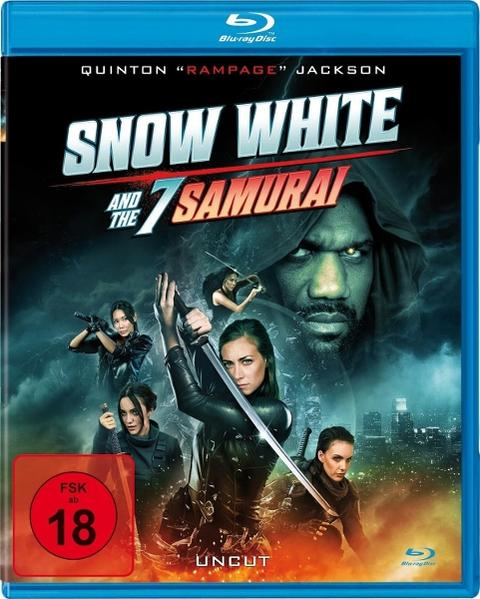 Filmcover mit Action-Szene. Zeigt Schauspieler mit Waffen, dramatischer Beleuchtung und Text.