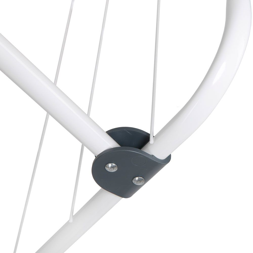 Zbliżenie na połączenie wieszaka na pranie. Jest to szare połączenie z dwiema śrubami.