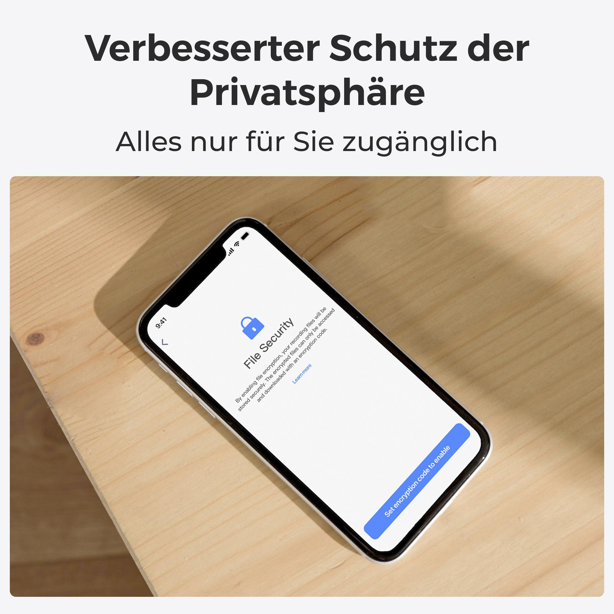 Smartphone auf Holztisch mit Dateisicherheitsbildschirm. Text: 'Dateisicherheit'.