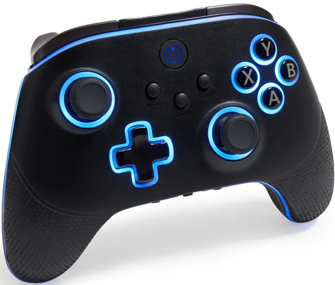 Ein schwarzes Gamepad mit blauen Lichtern um die Knöpfe. Das Layout umfasst ein Steuerkreuz und Analogsticks.