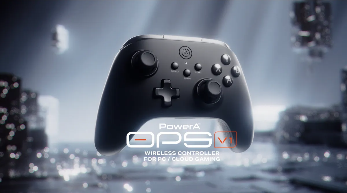 Schwarzer kabelloser Controller mit PowerA OPS-Logo und Tasten, vor unscharfem Hintergrund.