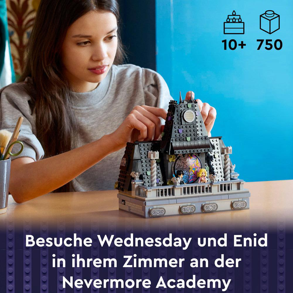 Rotes Schraubenschlüssel- und Headset-Symbol für Support oder Service. Weißer Hintergrund.