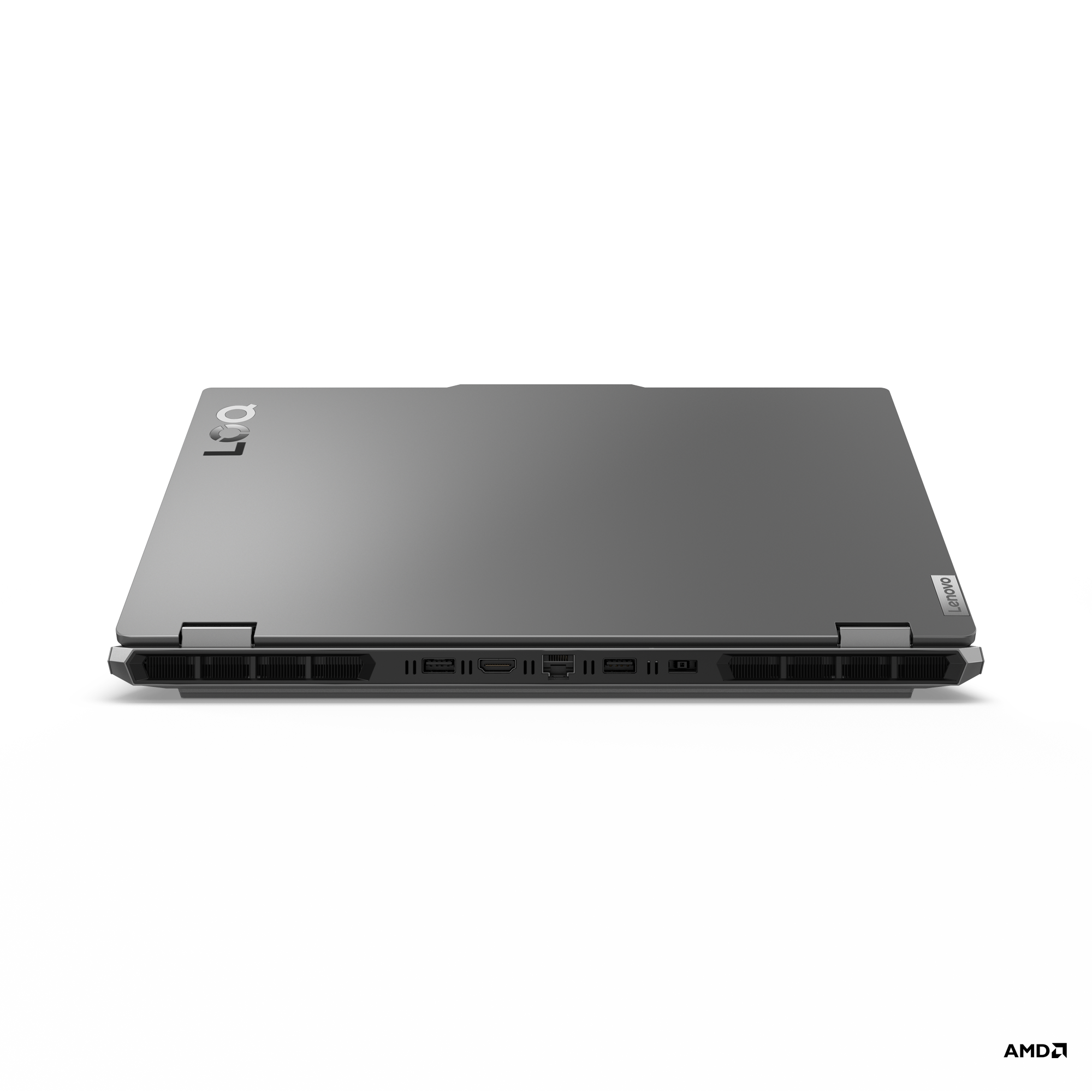 Yan taraftan görülen, bağlantı noktalarını ve Lenovo logosunu gösteren kapalı bir dizüstü bilgisayar.