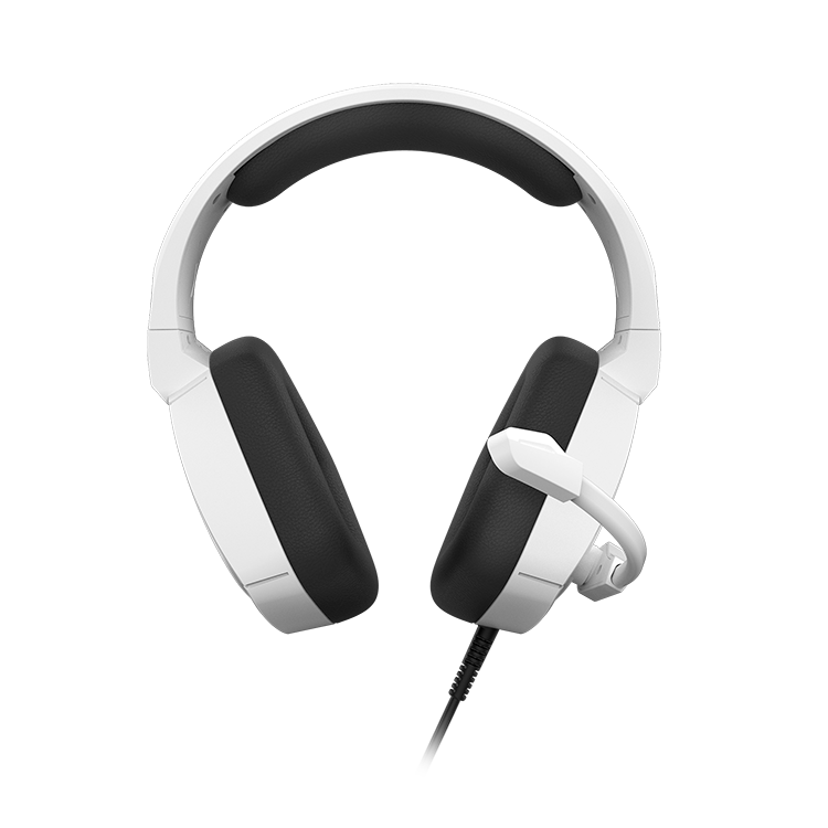 Auriculares blancos con almohadillas negras y micrófono. Cable negro conectado. Sobre fondo gris.
