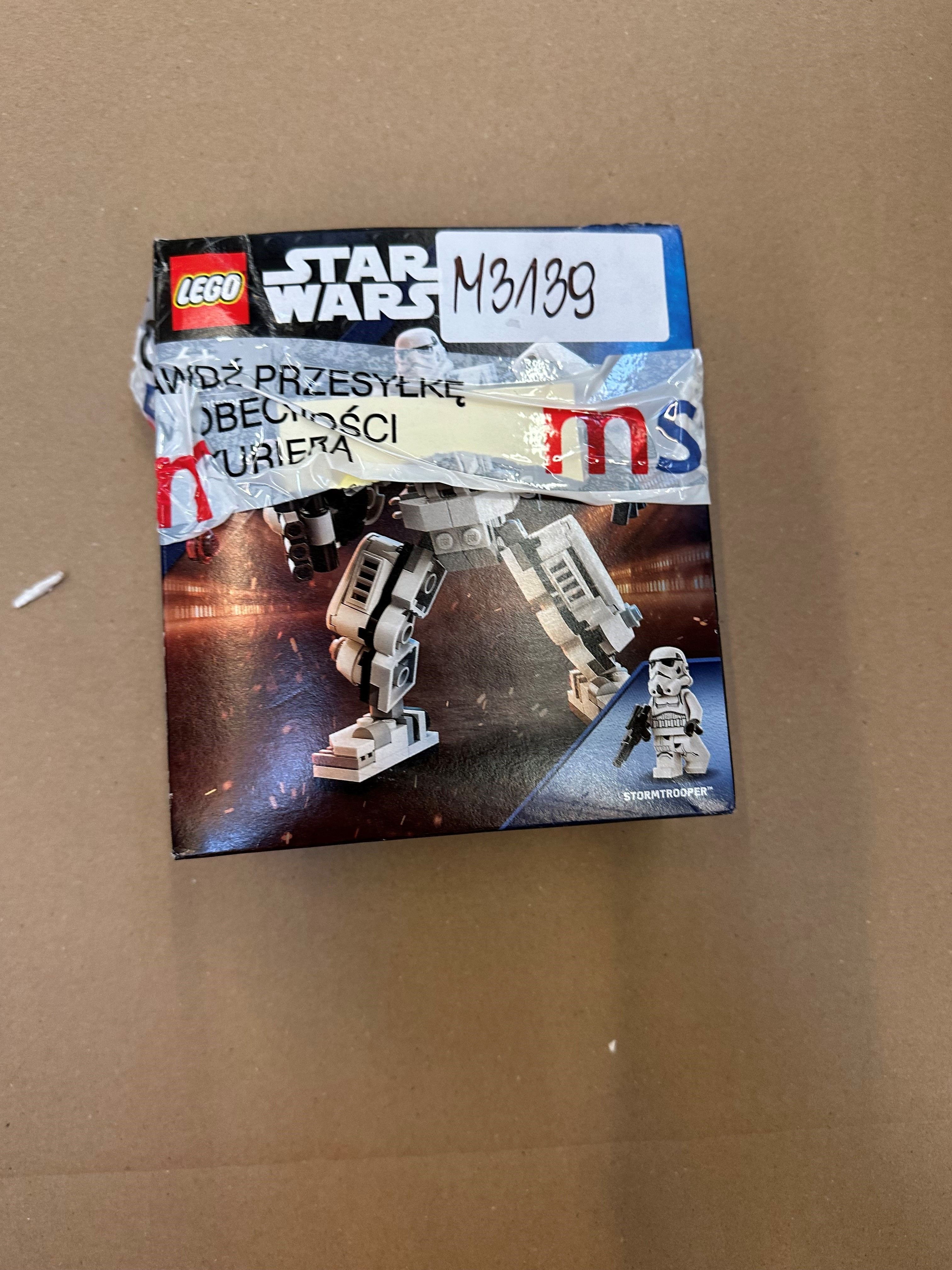 Pudełko zestawu Lego Star Wars Stormtrooper, oznaczone M3139, z instrukcją.