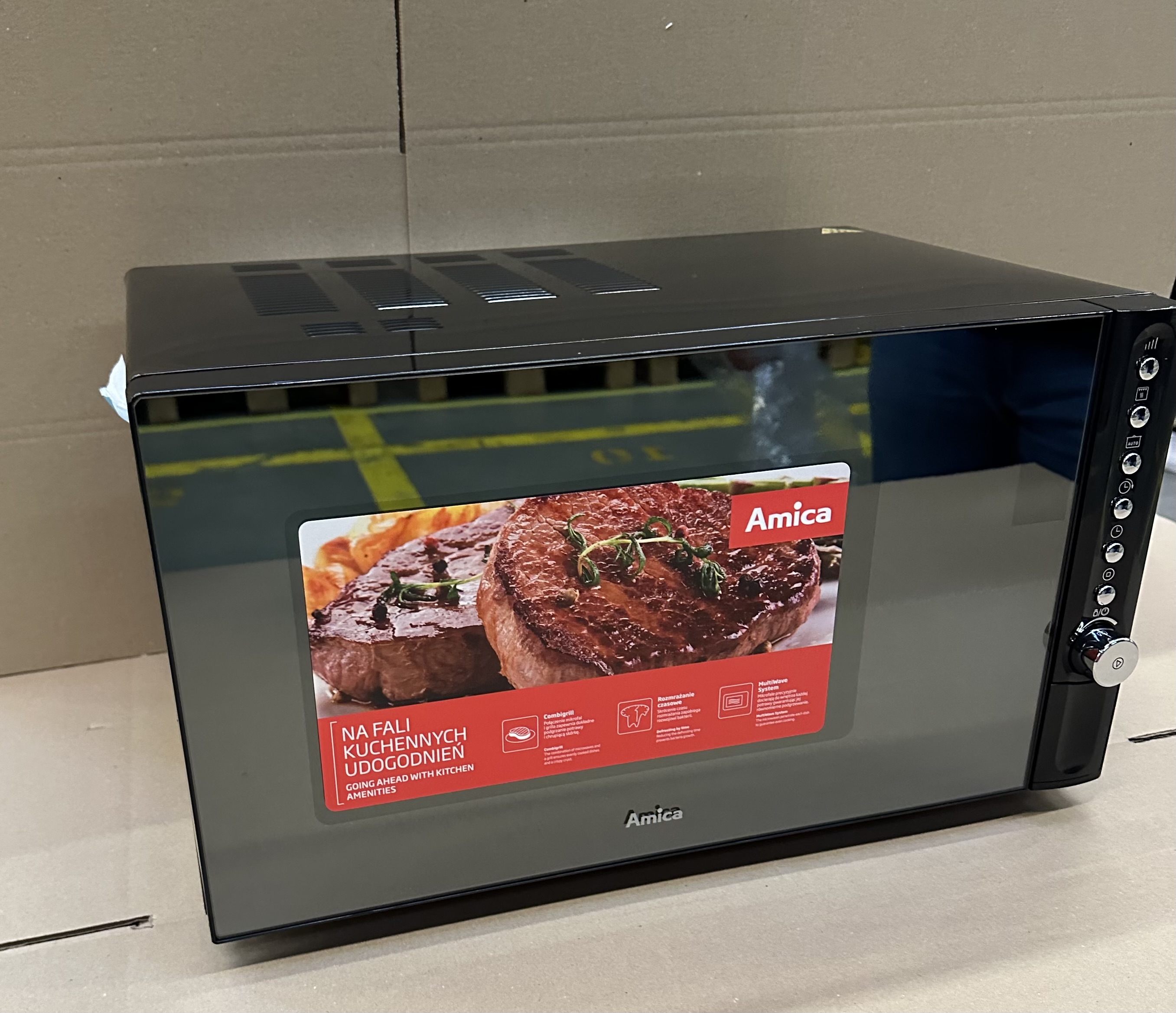 OUTLET - Kuchenka mikrofalowa AMICA AMGF23E1GB