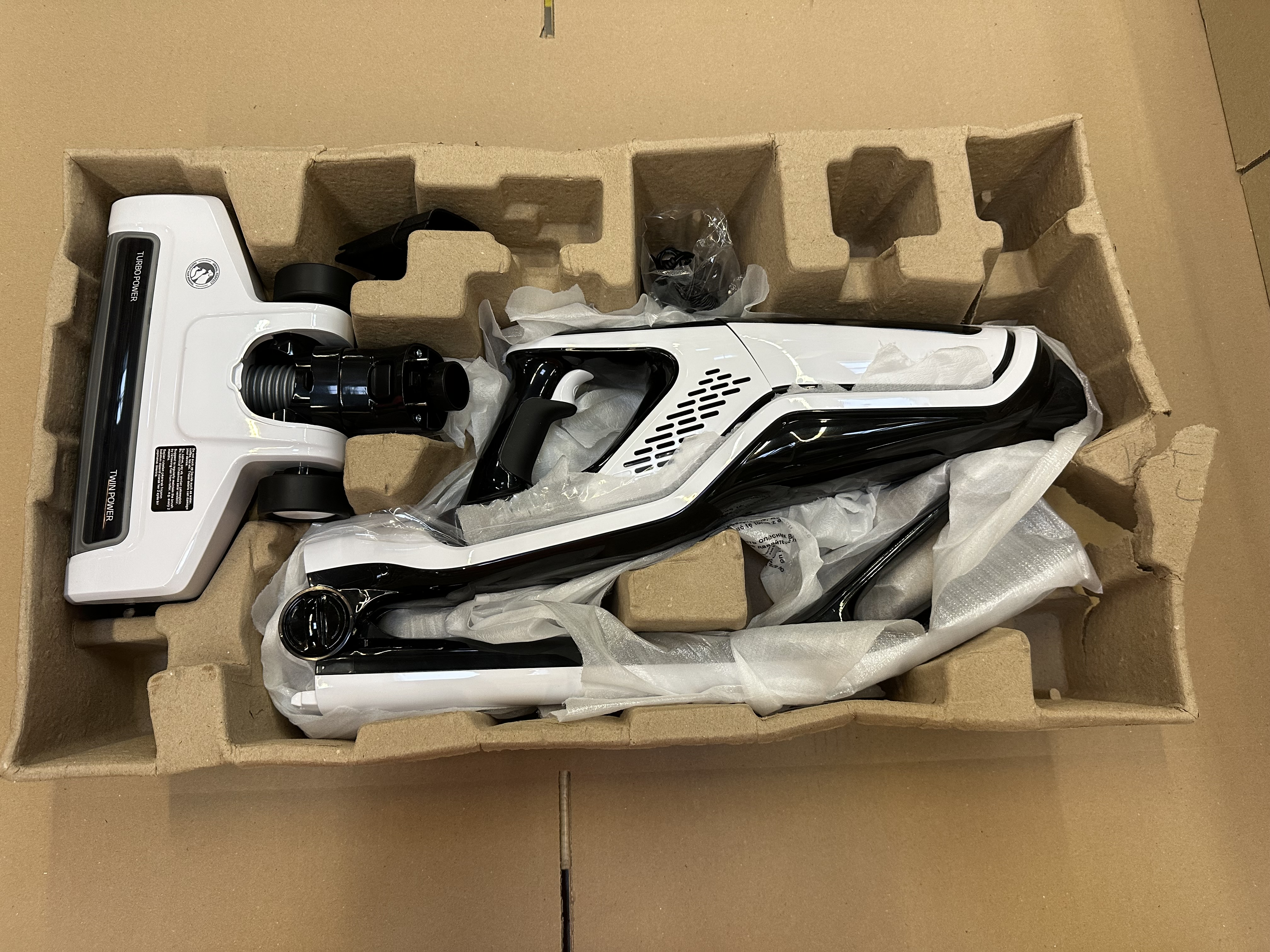 OUTLET - Odkurzacz bezprzewodowy BEKO VRT61818VW