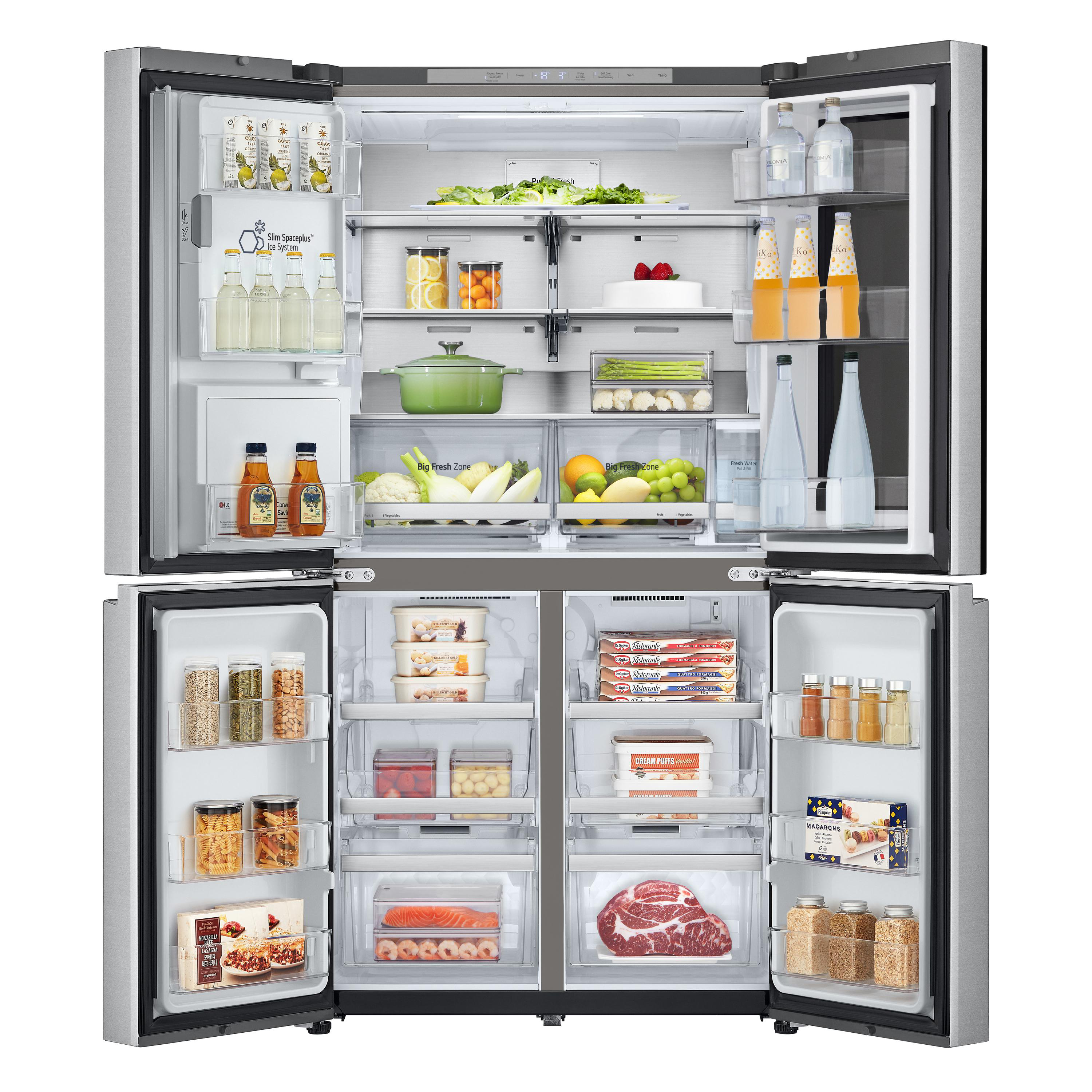 Offener Kühlschrank mit zwei Türen. Innen Früchte, Gemüse, Getränke und Tiefkühlkost.