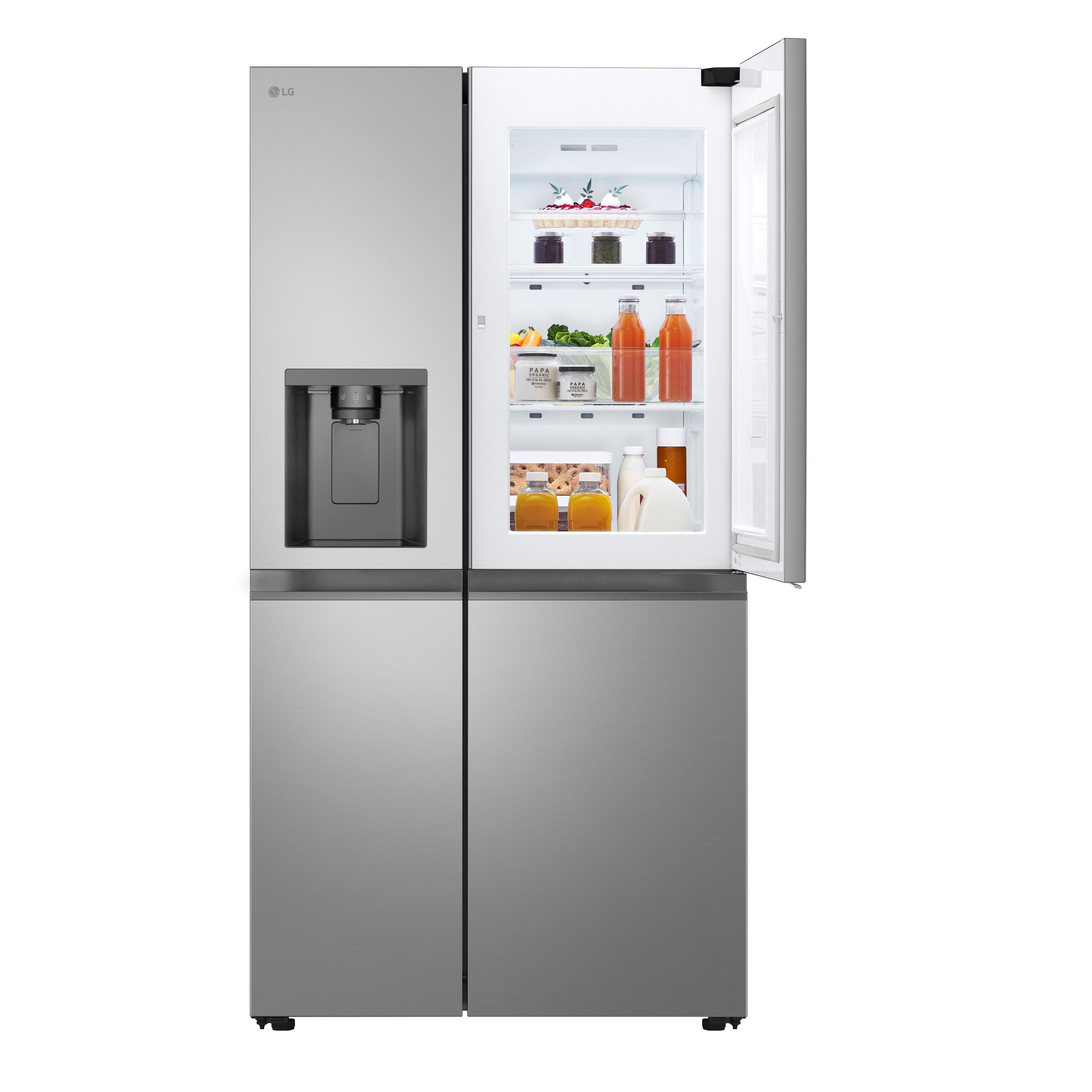 Ein Edelstahl-Kühlschrank von LG mit geöffneter Tür, der den Innenraum zeigt.