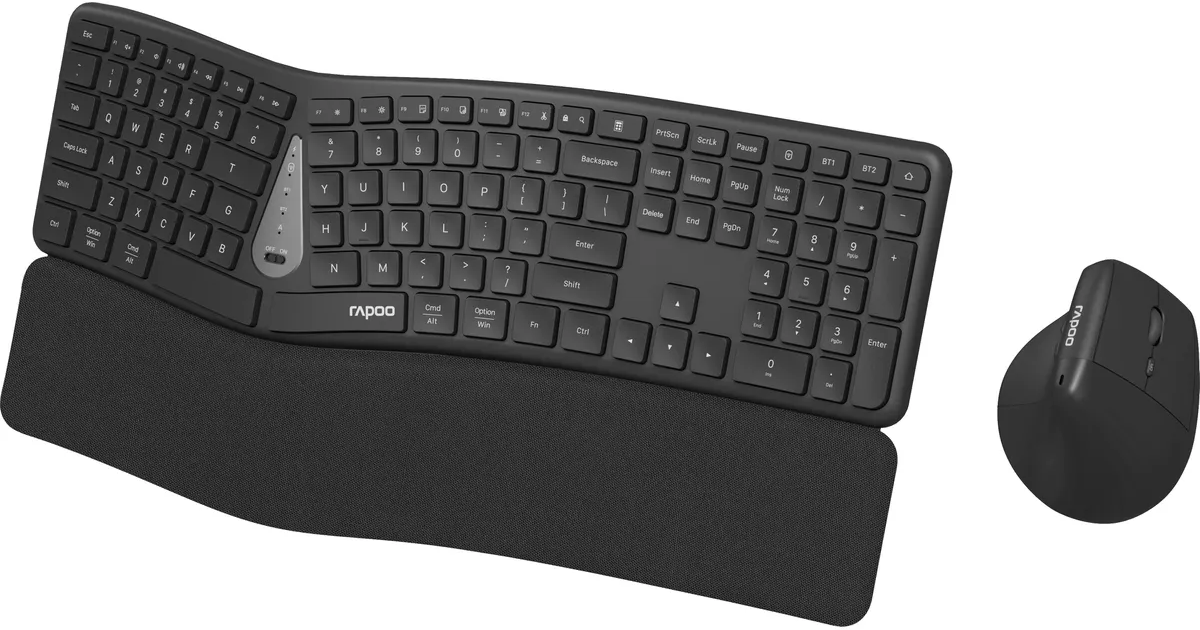 Un ensemble clavier et souris ergonomiques noirs. Le clavier a un repose-poignet. La souris est verticale.