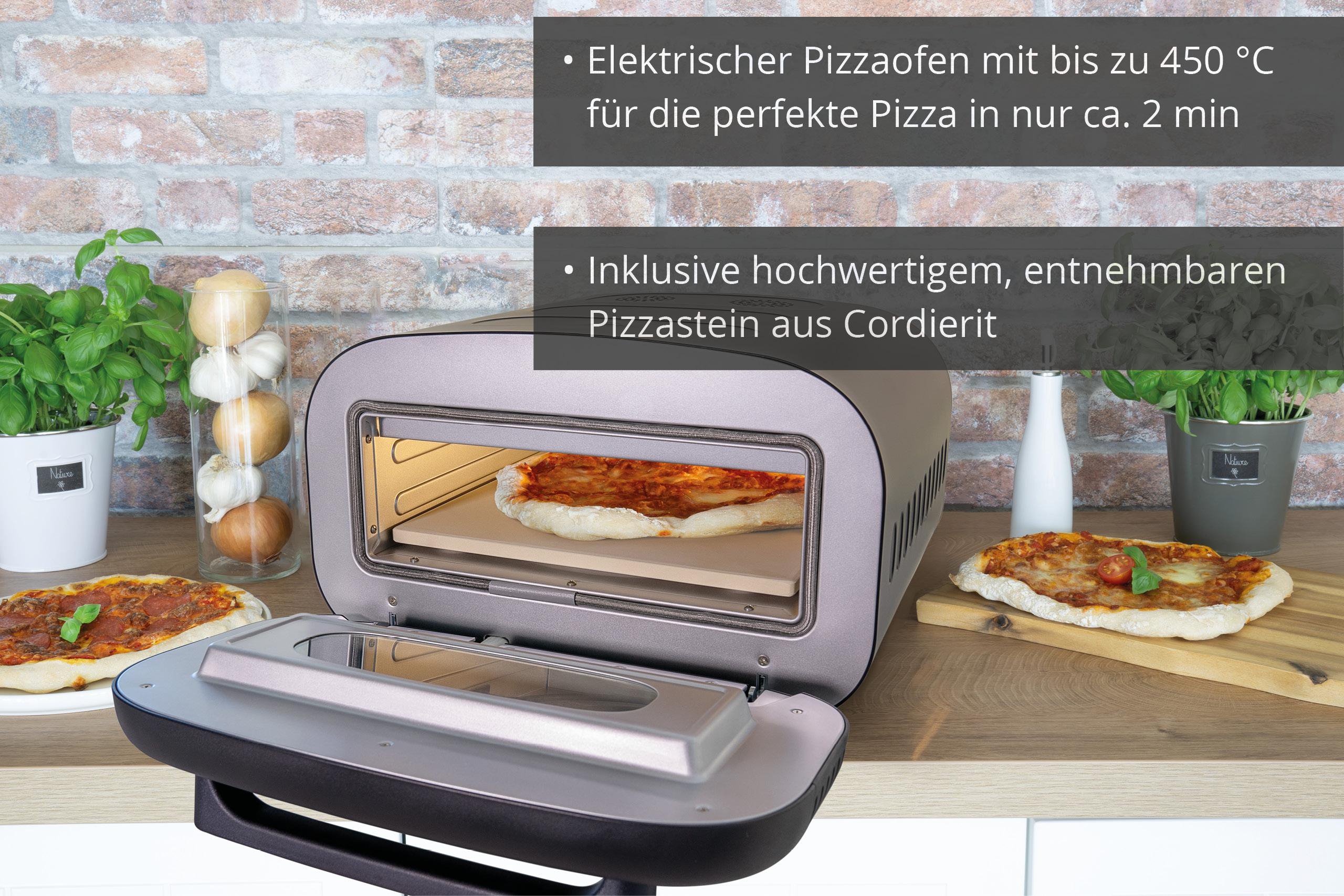 Pizzaofen mit Pizza im Inneren und Pizza auf der Theke. Zusätzlicher Text oben über den Ofen.