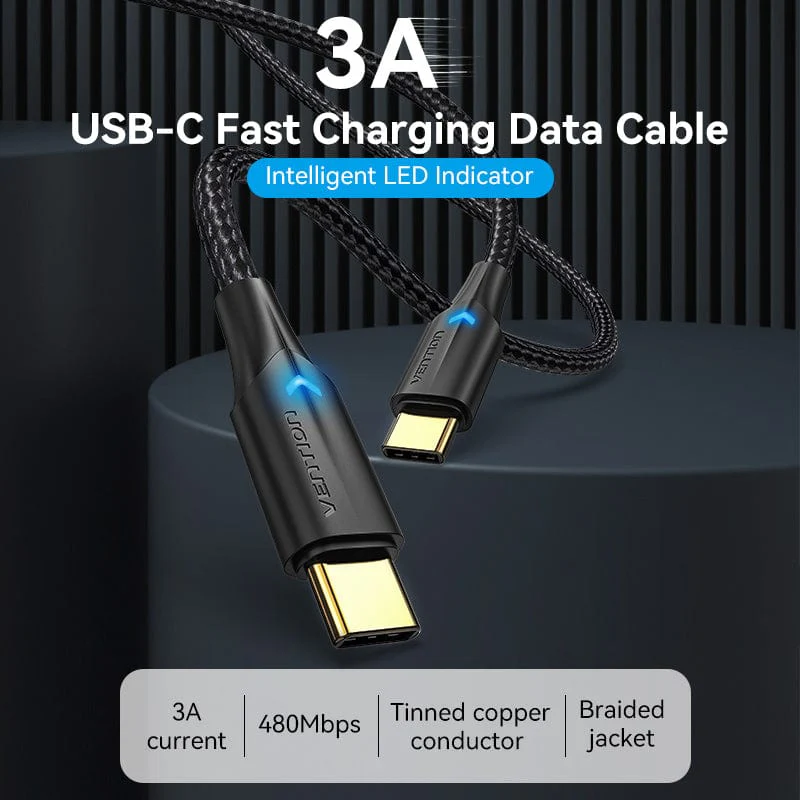 Fekete USB-C töltőkábel kék jelzőfényekkel, gyors töltésről szóló szöveggel.