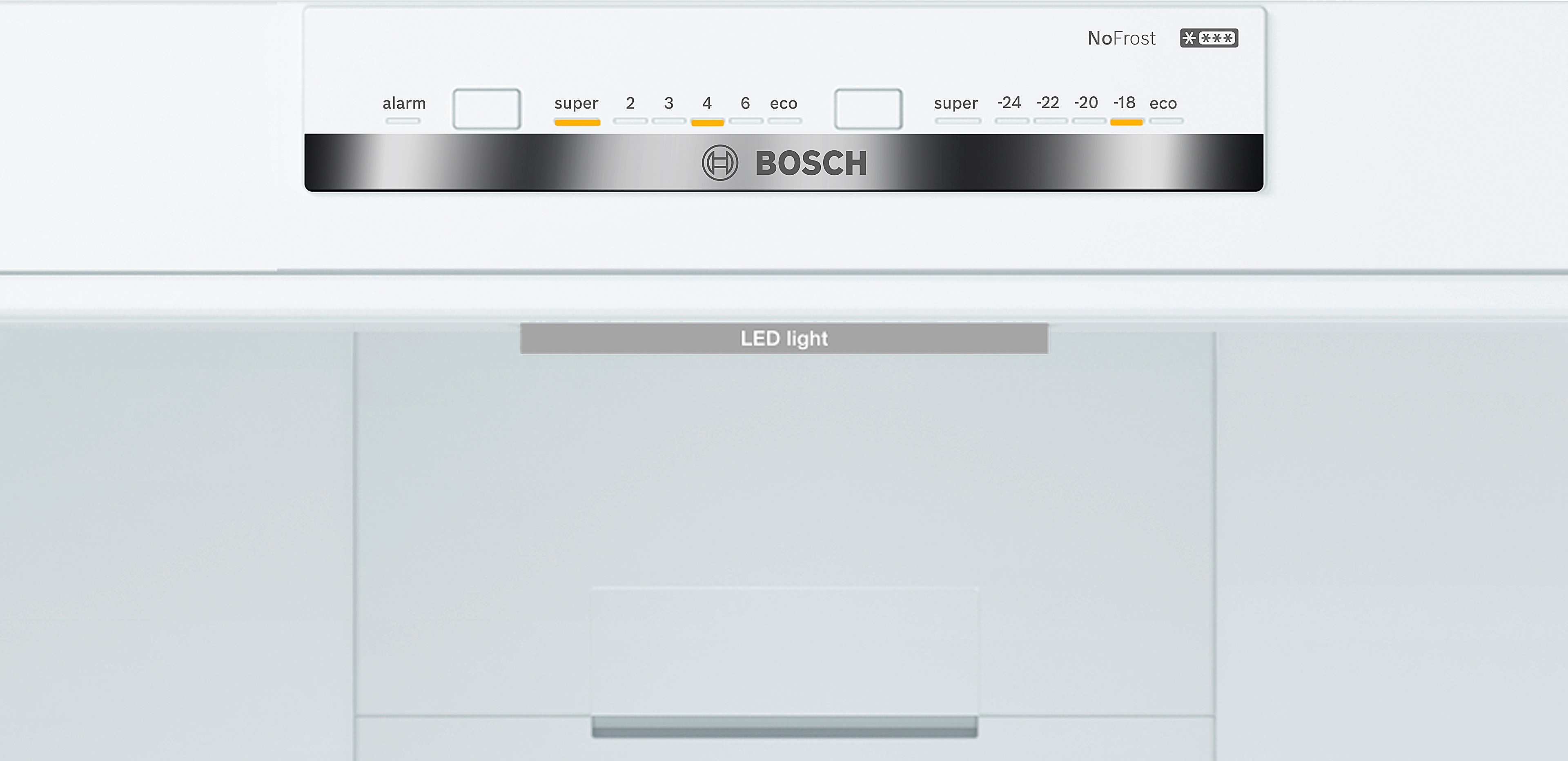 Panel de control del refrigerador con botones y pantalla mostrando ajustes de temperatura y luz LED.