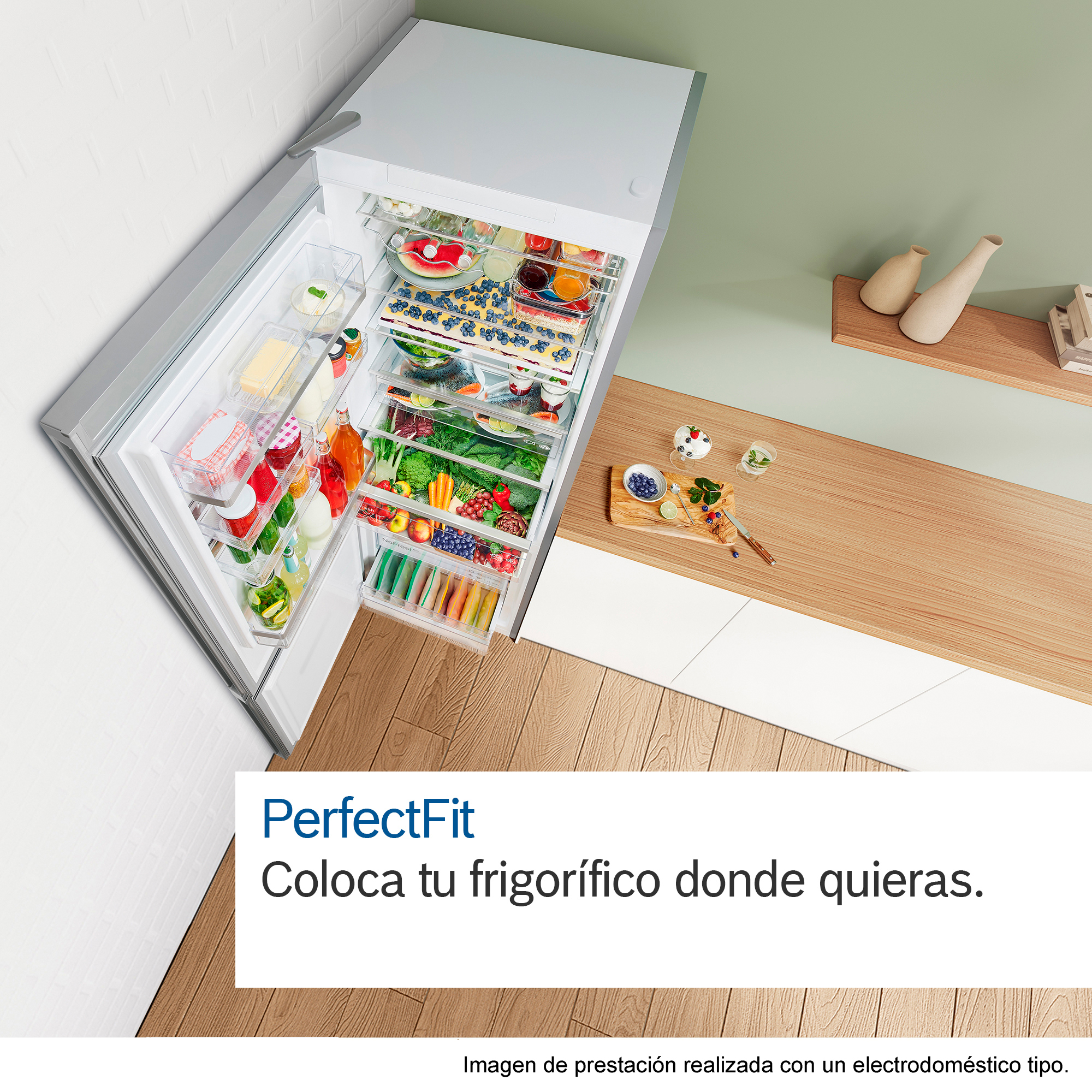 Refrigerador abierto con comida dentro. Texto: Coloca tu nevera donde quieras.