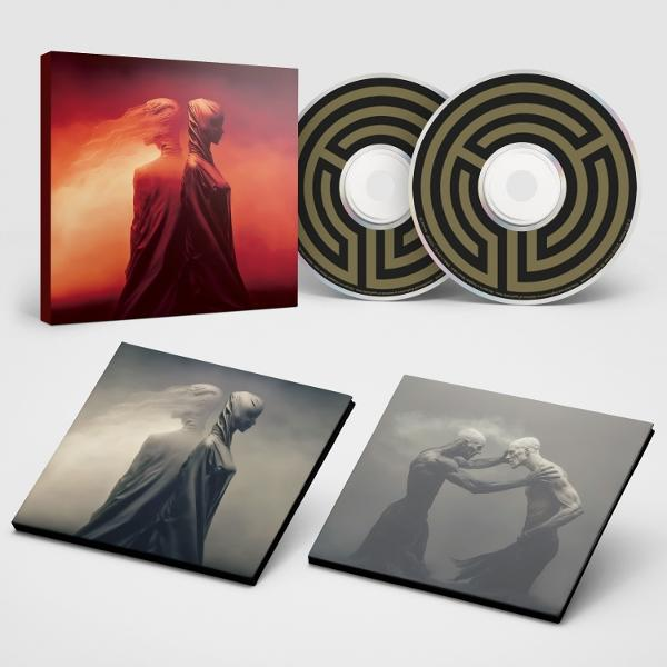 Albumcover mit abstrakten Figuren. Zwei CDs mit Labyrinth-Design. Verschiedene Albumcover.