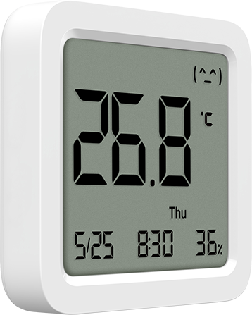 Fehér, négyzet alakú digitális hőmérő 26,8 Celsius fokot mutat. Dátumot és időt jelenít meg.