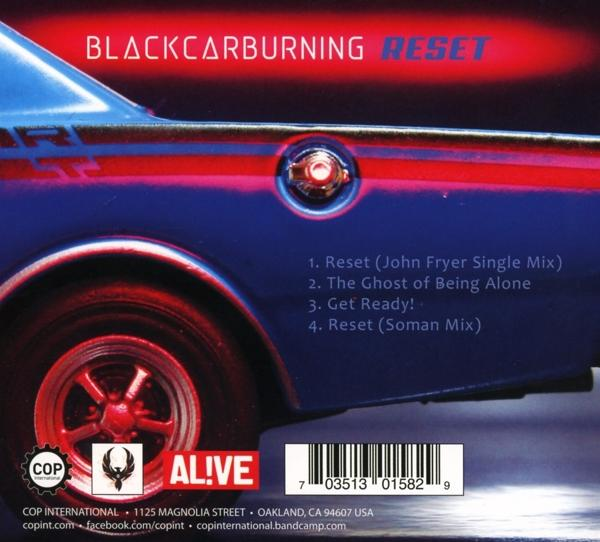 CD-Cover mit einer Autoseite und Text. Das Auto ist blau und rot, mit dem Text 'RESET'.