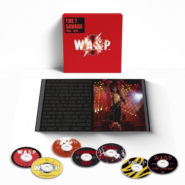 W.A.S.P. Album-Set. Enthält Album, CDs und Texte. Rote Box mit Album-Artwork.